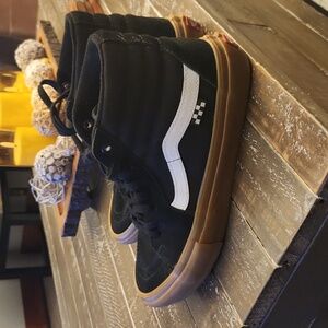 Skate Sk8-Hi Black VANS Pro Shoes Black/Gum Men's 8 Good Condition